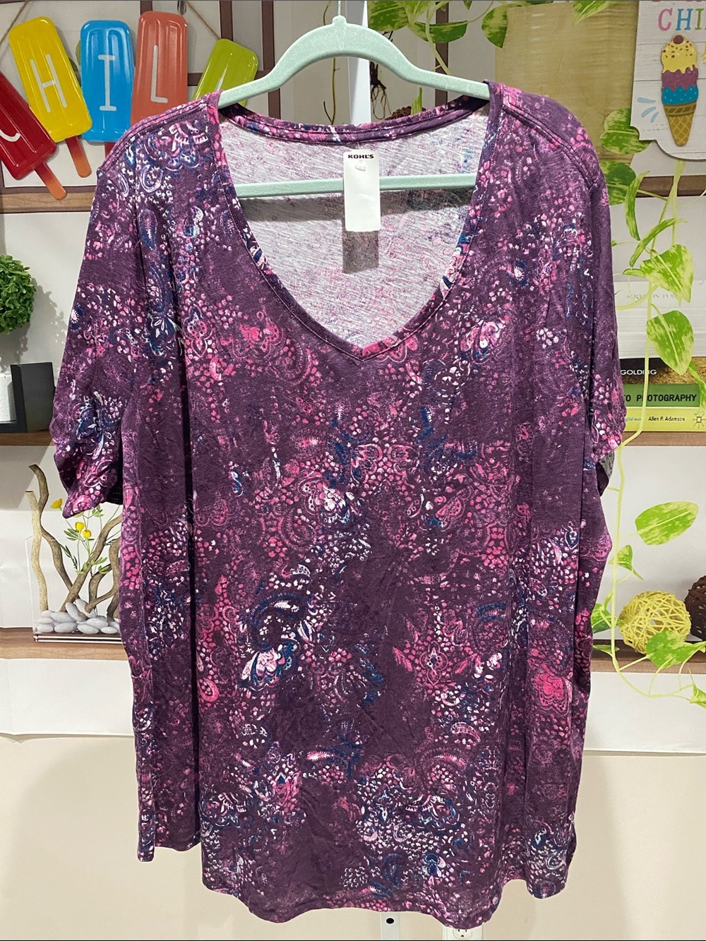 Sonoma Plum Paisley V-Neck Short Sleeve Tee size 3 X. Ptp is 28.
